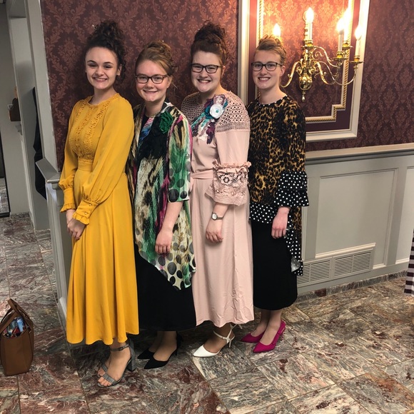 Meet your Posher - Picture 6 of 11